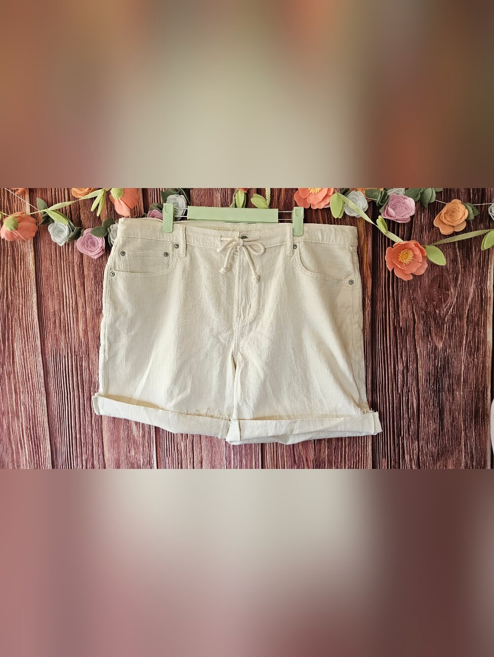 America Eagle Low Rise Baggy Fit Shorts Size 16
